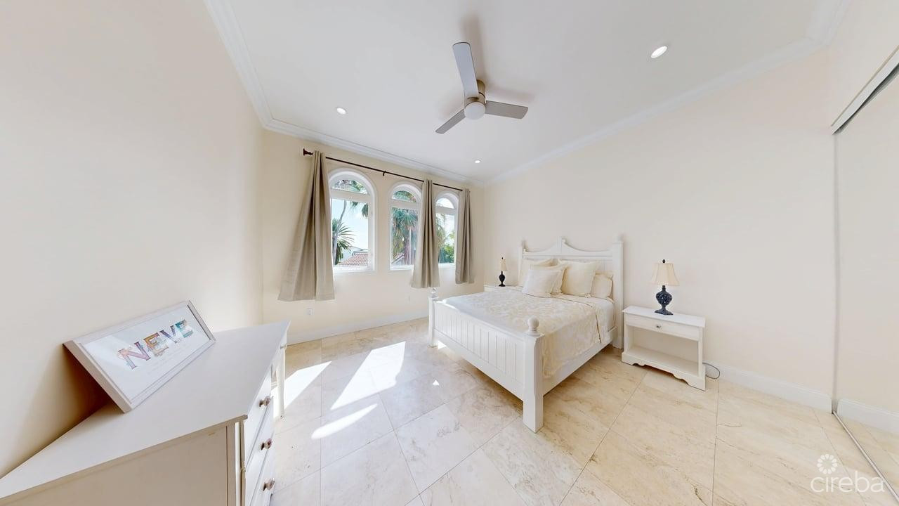 VISCAYA HOME, GOVERNOR'S HARBOUR CREEK