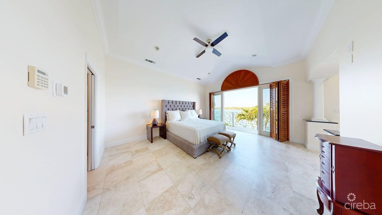 VISCAYA HOME, GOVERNOR'S HARBOUR CREEK