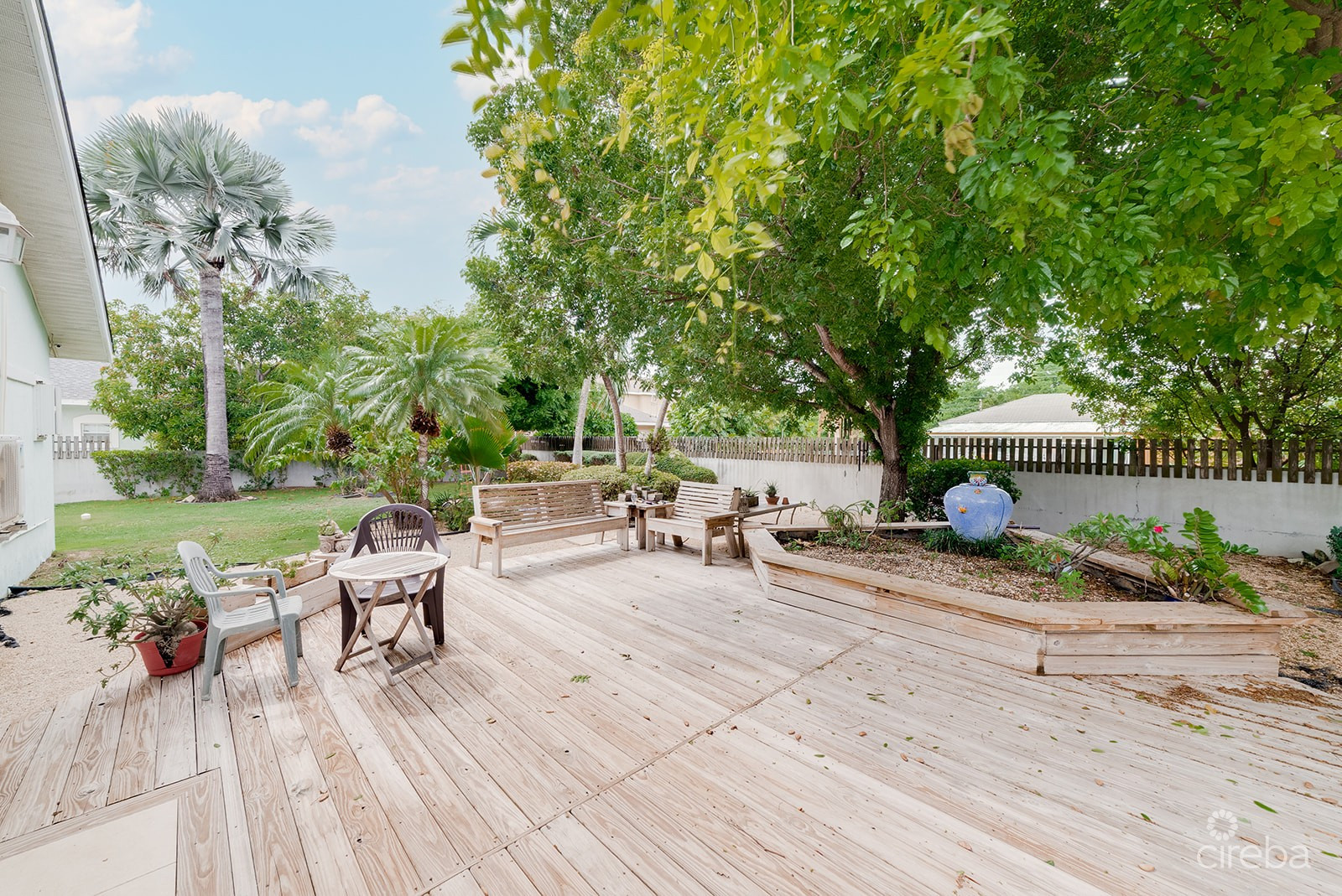 WEST BAY SINGLE FAMILY HOME ON 0.3 ACRE LOT