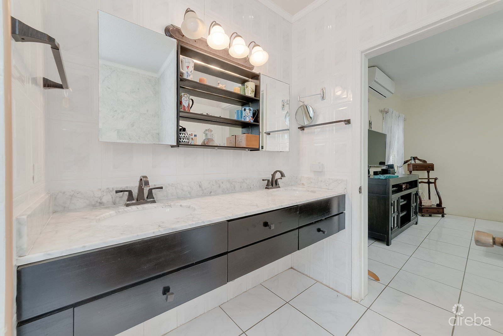 WEST BAY SINGLE FAMILY HOME ON 0.3 ACRE LOT