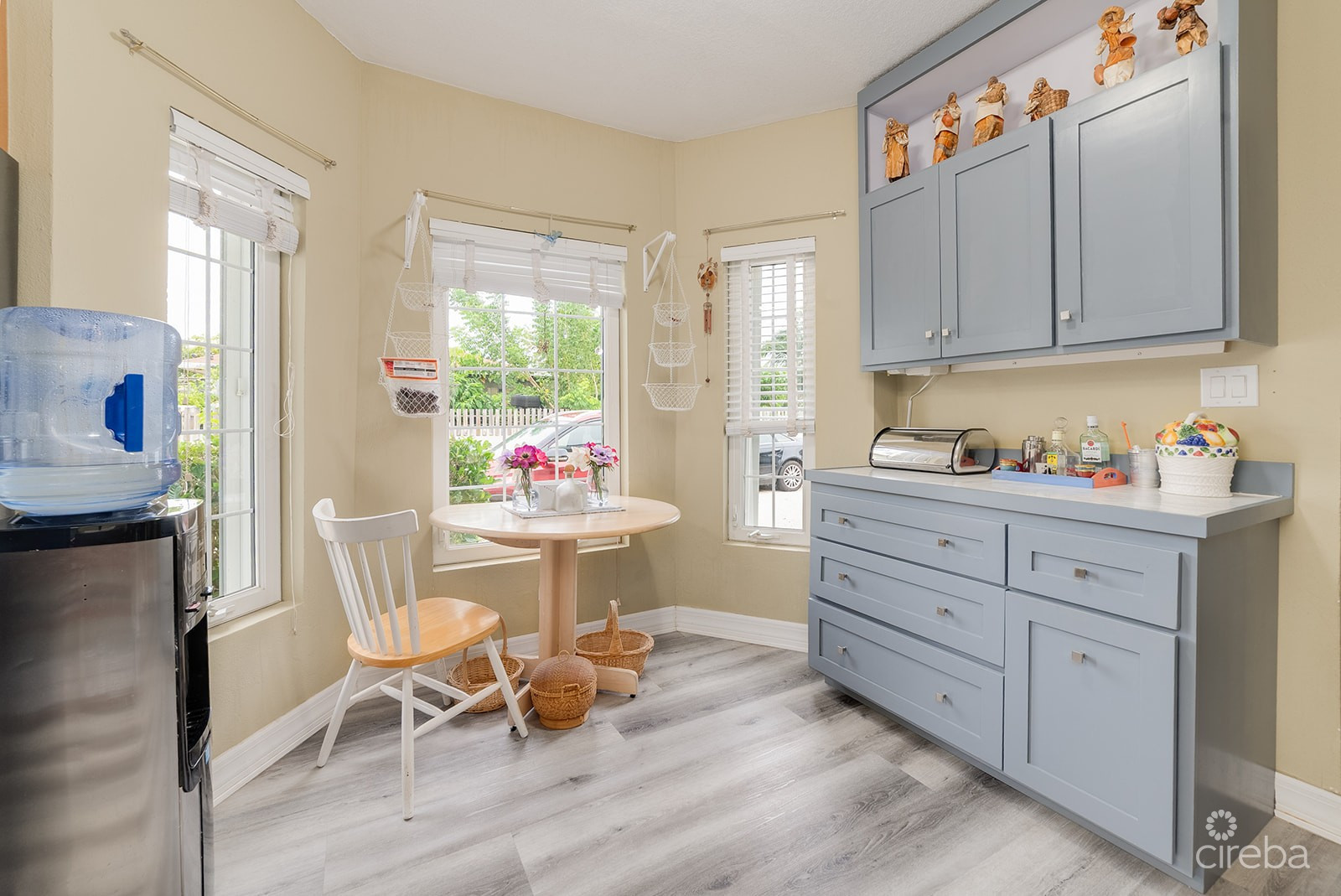 WEST BAY SINGLE FAMILY HOME ON 0.3 ACRE LOT