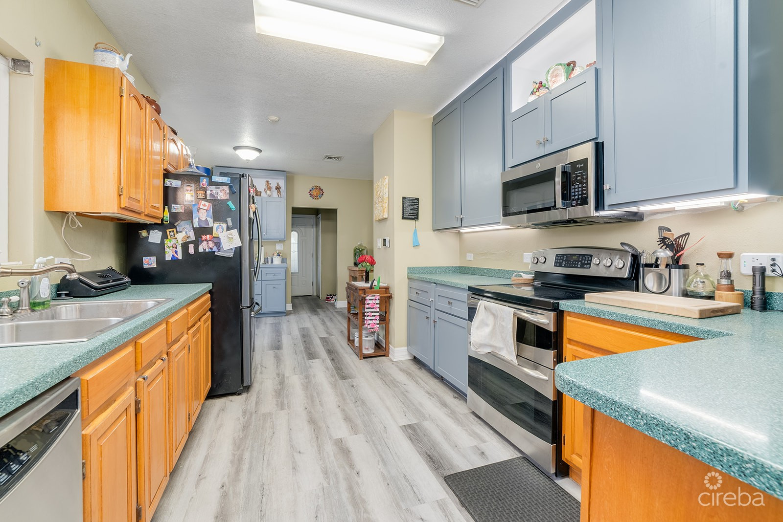 WEST BAY SINGLE FAMILY HOME ON 0.3 ACRE LOT