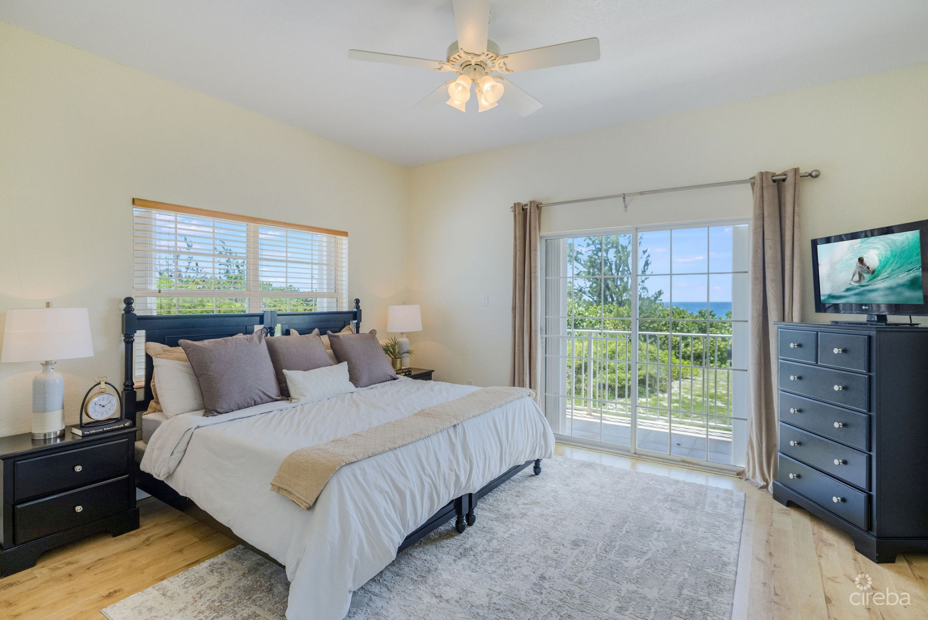PARADISE POINT | 3-BED, 2.5-BATH OCEANFRONT TOWNHOUSE | WEST BAY