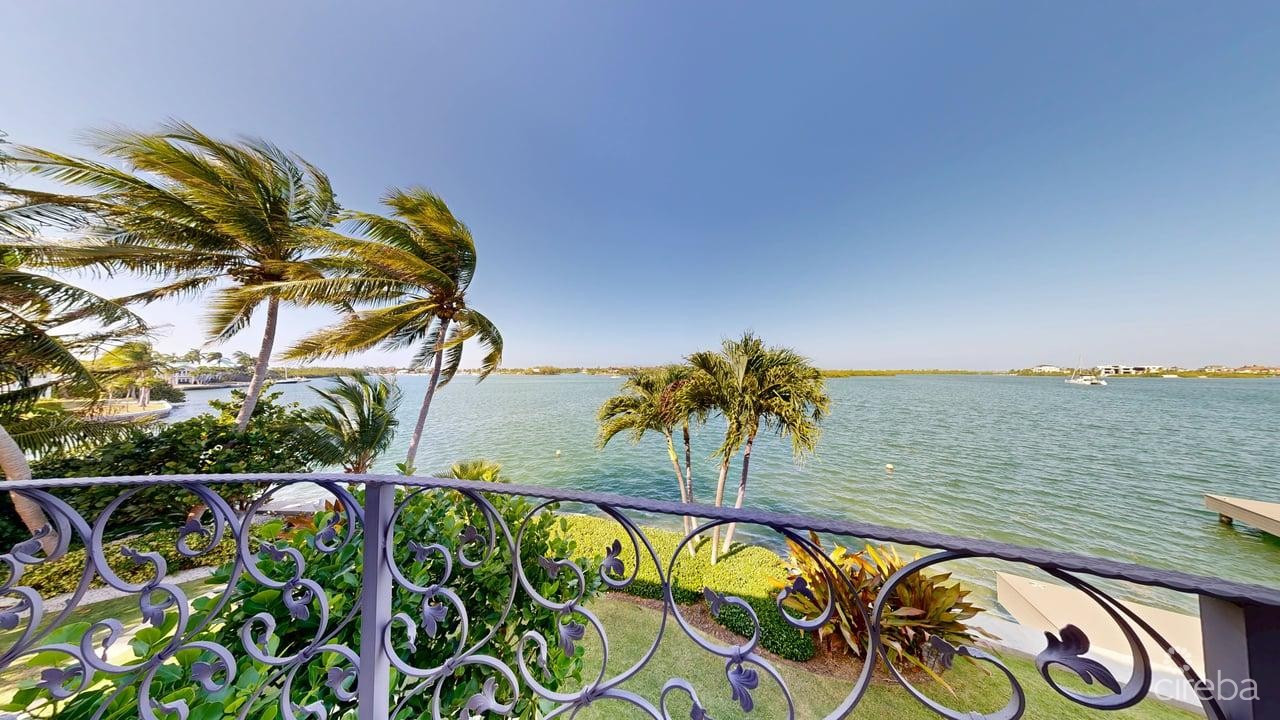 VISCAYA HOME, GOVERNOR'S HARBOUR CREEK