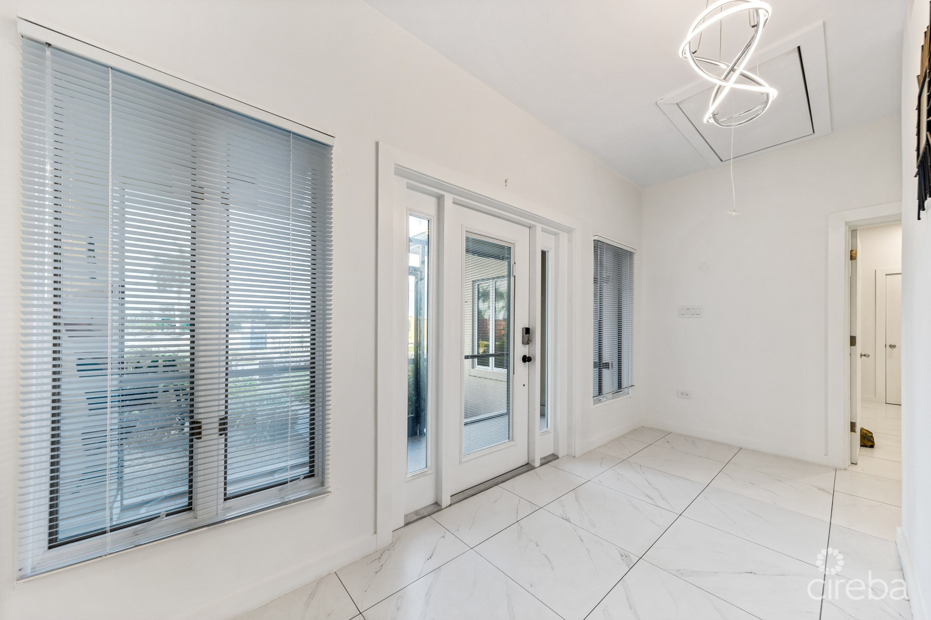 FULLY REMODELED 3BR FAMILY HOME IN NORTH SOUND ESTATES