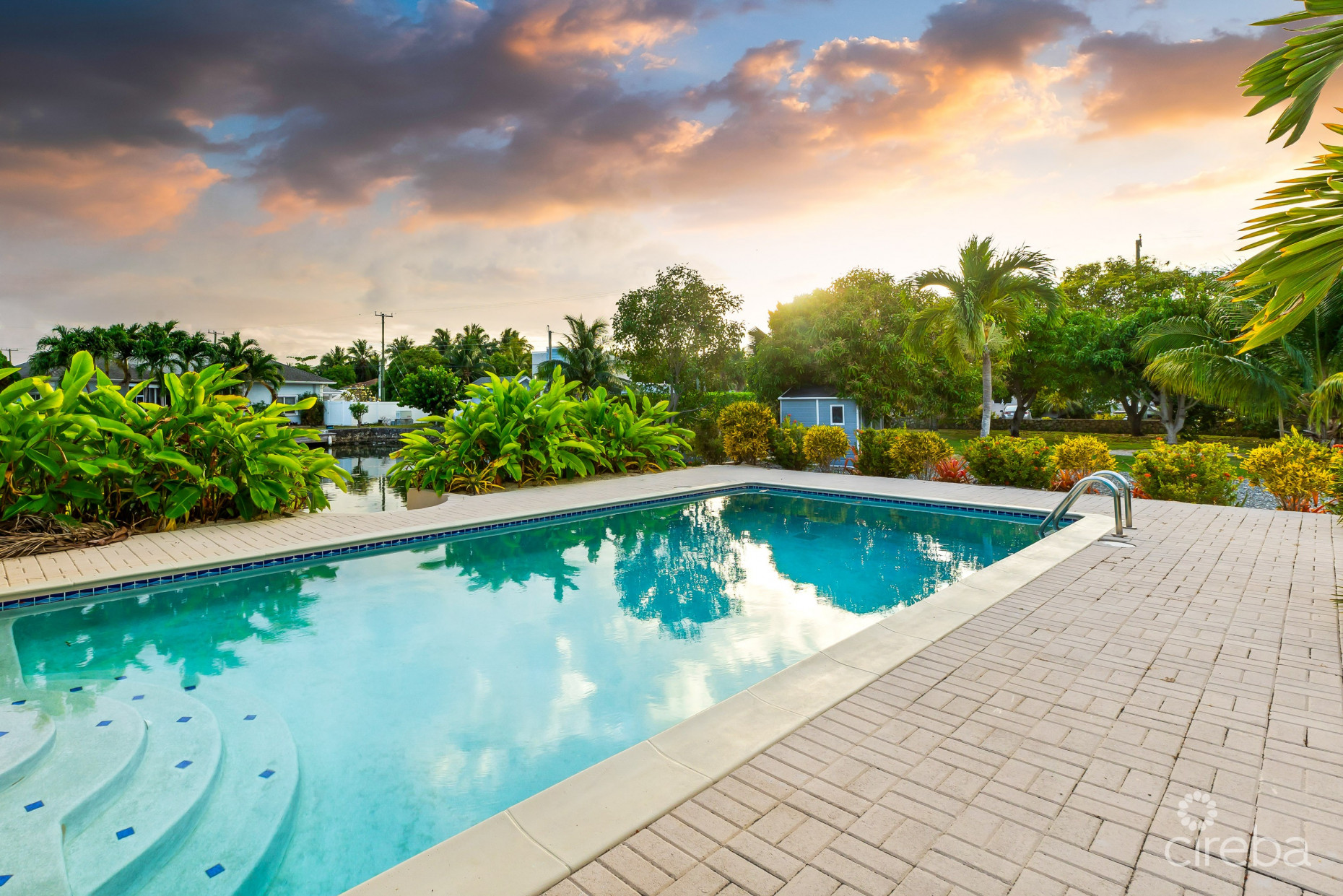 FULLY REMODELED 3BR FAMILY HOME IN NORTH SOUND ESTATES