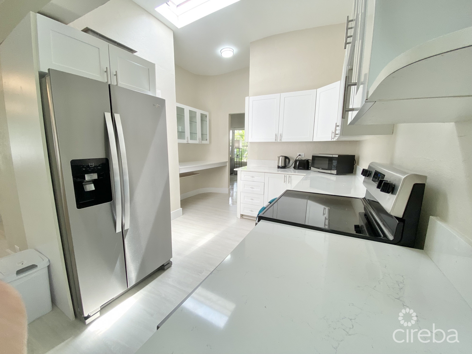 STUNNINGLY RENOVATED 3 BED +DEN HOME IN GEORGE TOWN