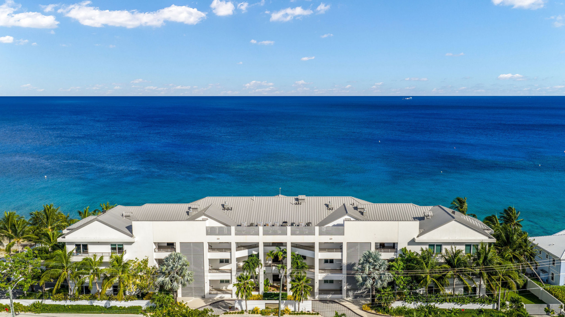 Oceana 105 – Grand Terrace Oceanfront Residence