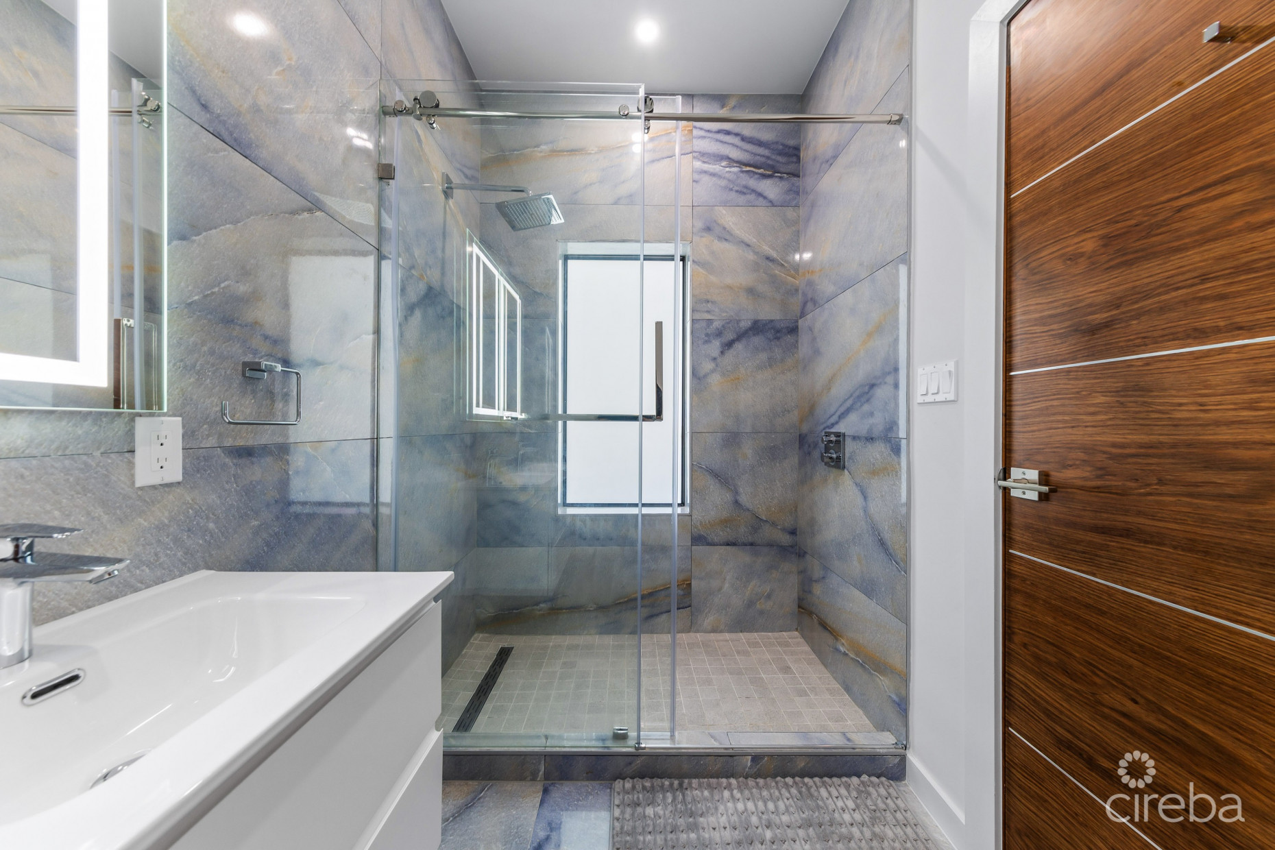 BAHIA  12 - 3 BED 3.5 BATH , SOUTH SOUND