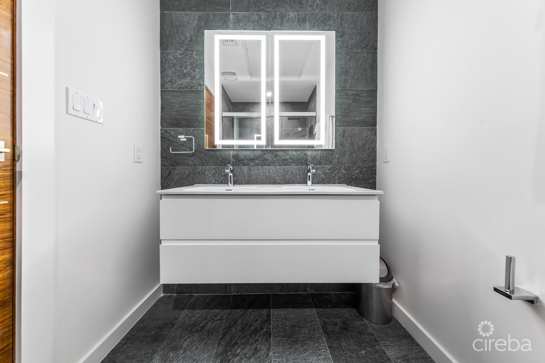 BAHIA  12 - 3 BED 3.5 BATH , SOUTH SOUND