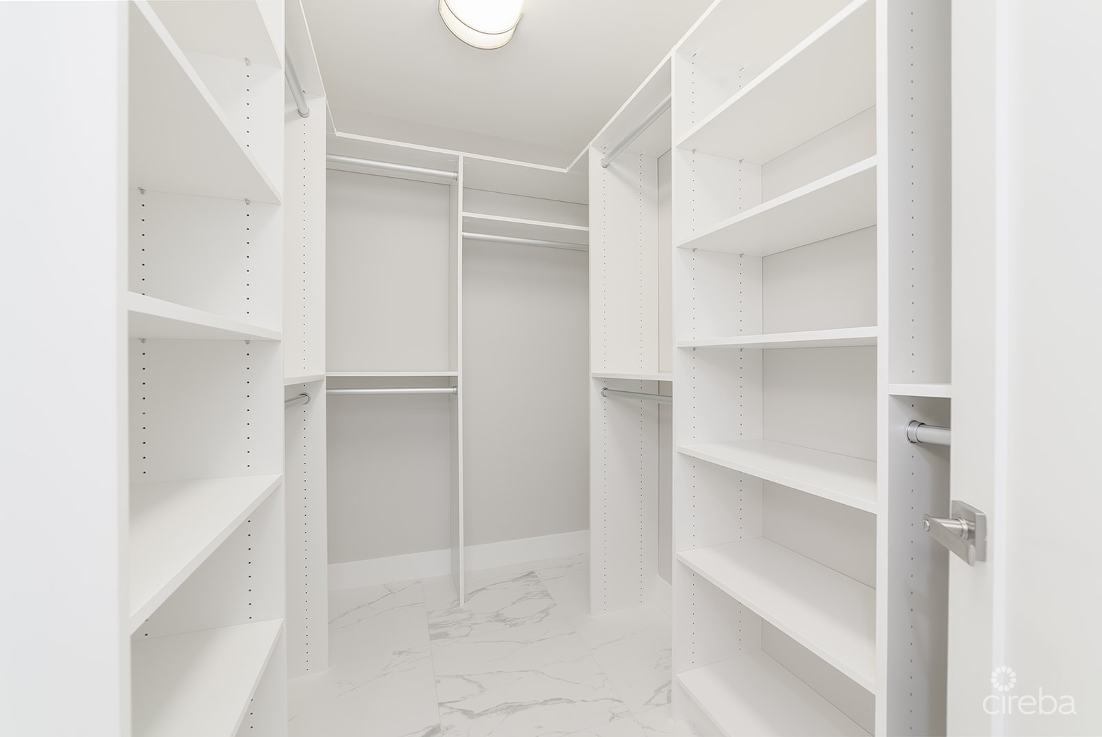 BRITANNIA LIONS COURT #324 - ELEGANT 3-BEDROOM CORNER UNIT | 2,100 SQFT | GOLF COURSE VIEWS