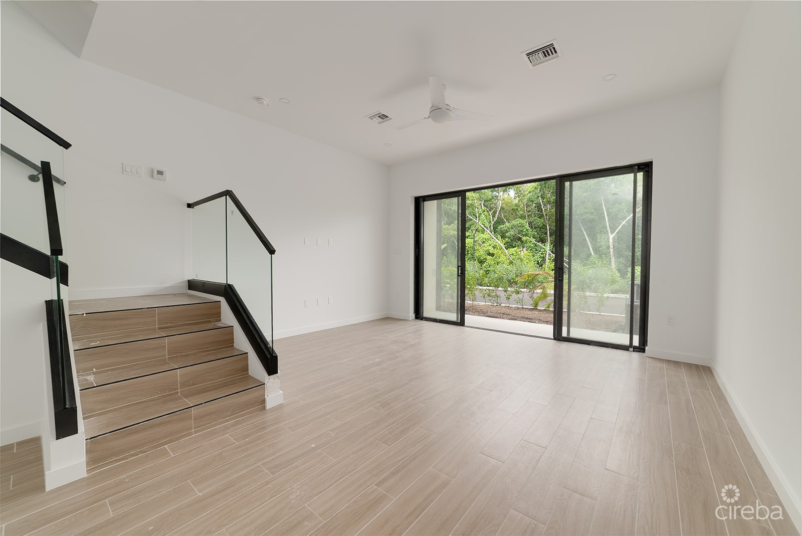 PRIVE FULLY UPGRADED 2B/2.5B UNIT - CASH BACK AT CLOSING!