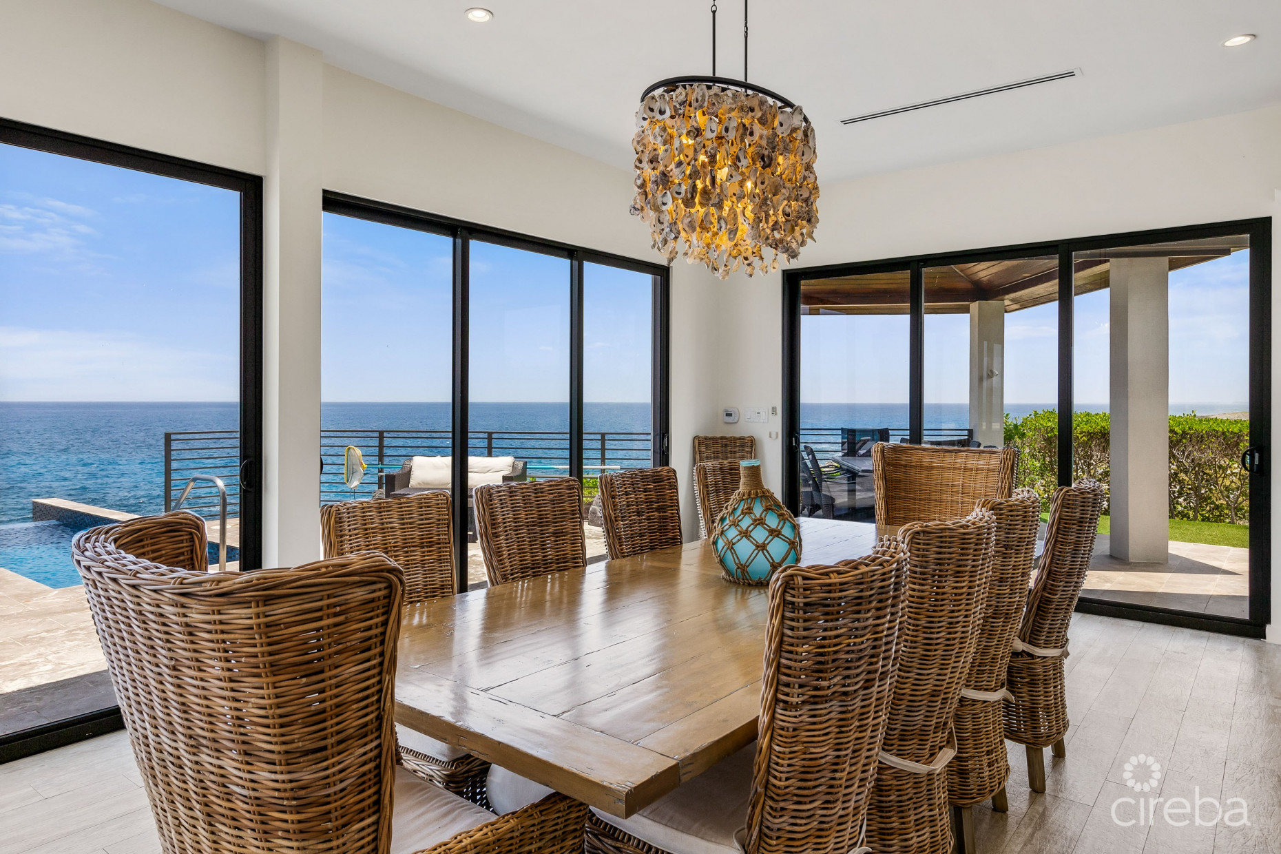 BELLA VISTA-LUXURY PANORAMIC OCEANFRONT 5 BEDROOM ESTATE