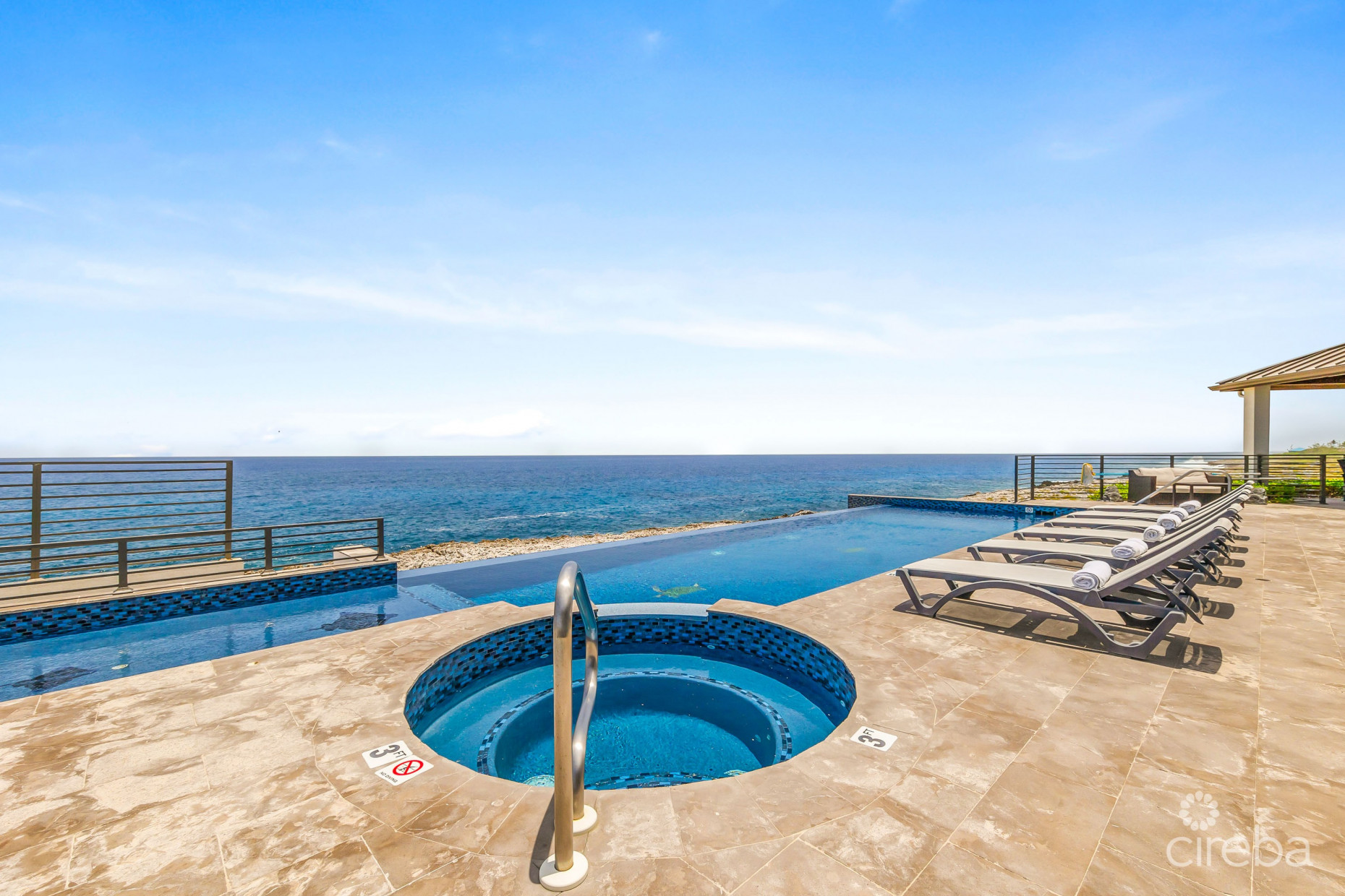 BELLA VISTA-LUXURY PANORAMIC OCEANFRONT 5 BEDROOM ESTATE