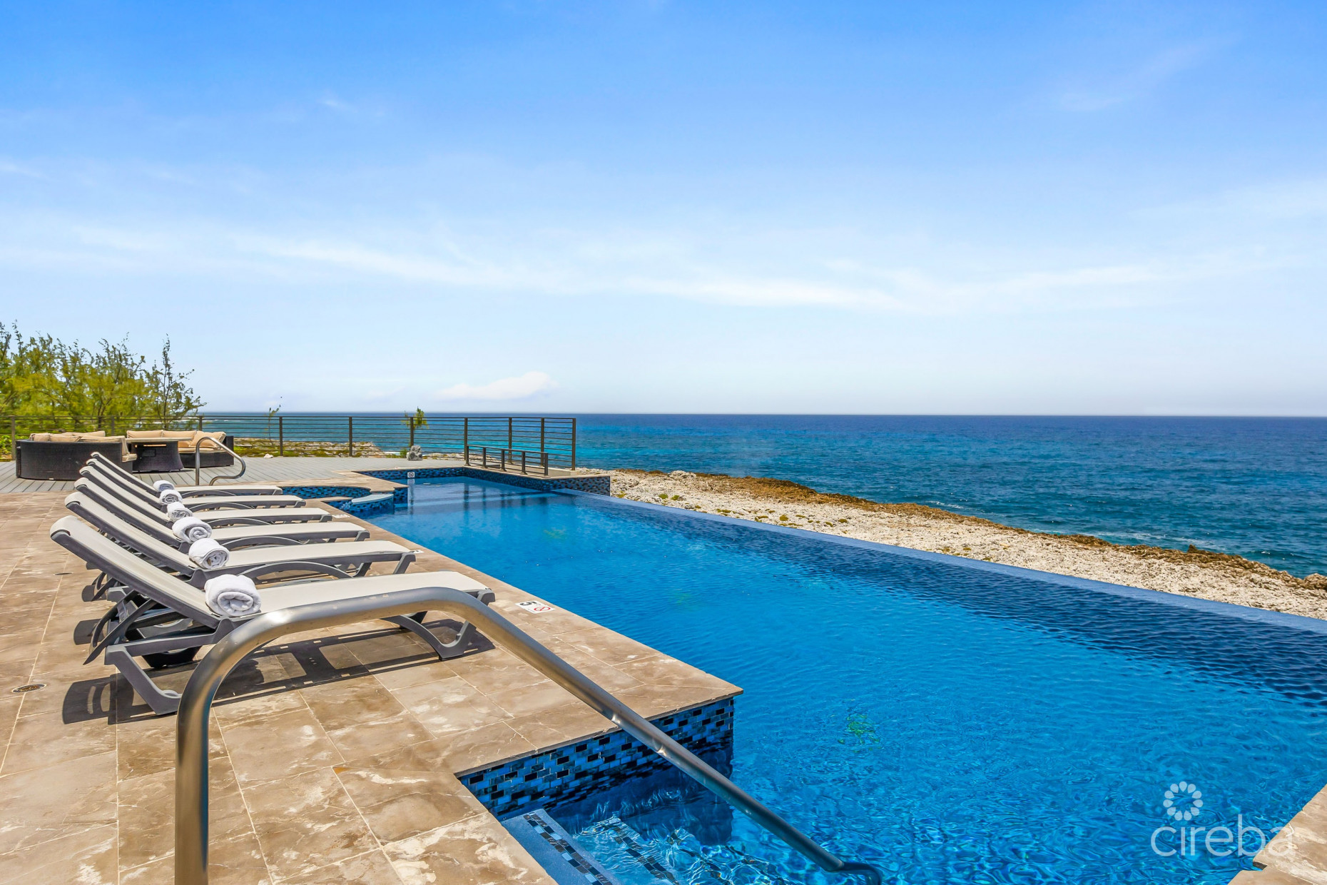 BELLA VISTA-LUXURY PANORAMIC OCEANFRONT 5 BEDROOM ESTATE