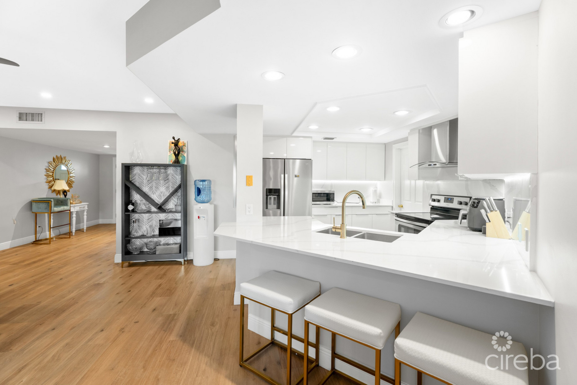 BRITANNIA, REGENTS COURT 613,  WITH DOCK