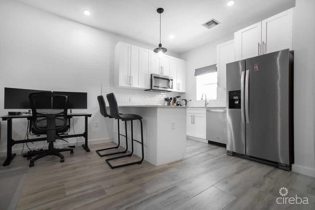 19 NORTH UNIT 315 - WITH LAKE VIEW