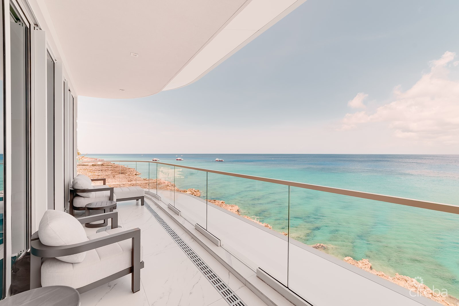 FIN- CHIC 4 BED W DEN CONDO