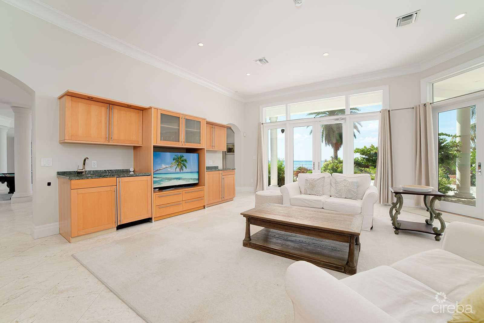 THE BLUE HOUSE - WATERFRONT HOME SOUTH SOUND ROAD