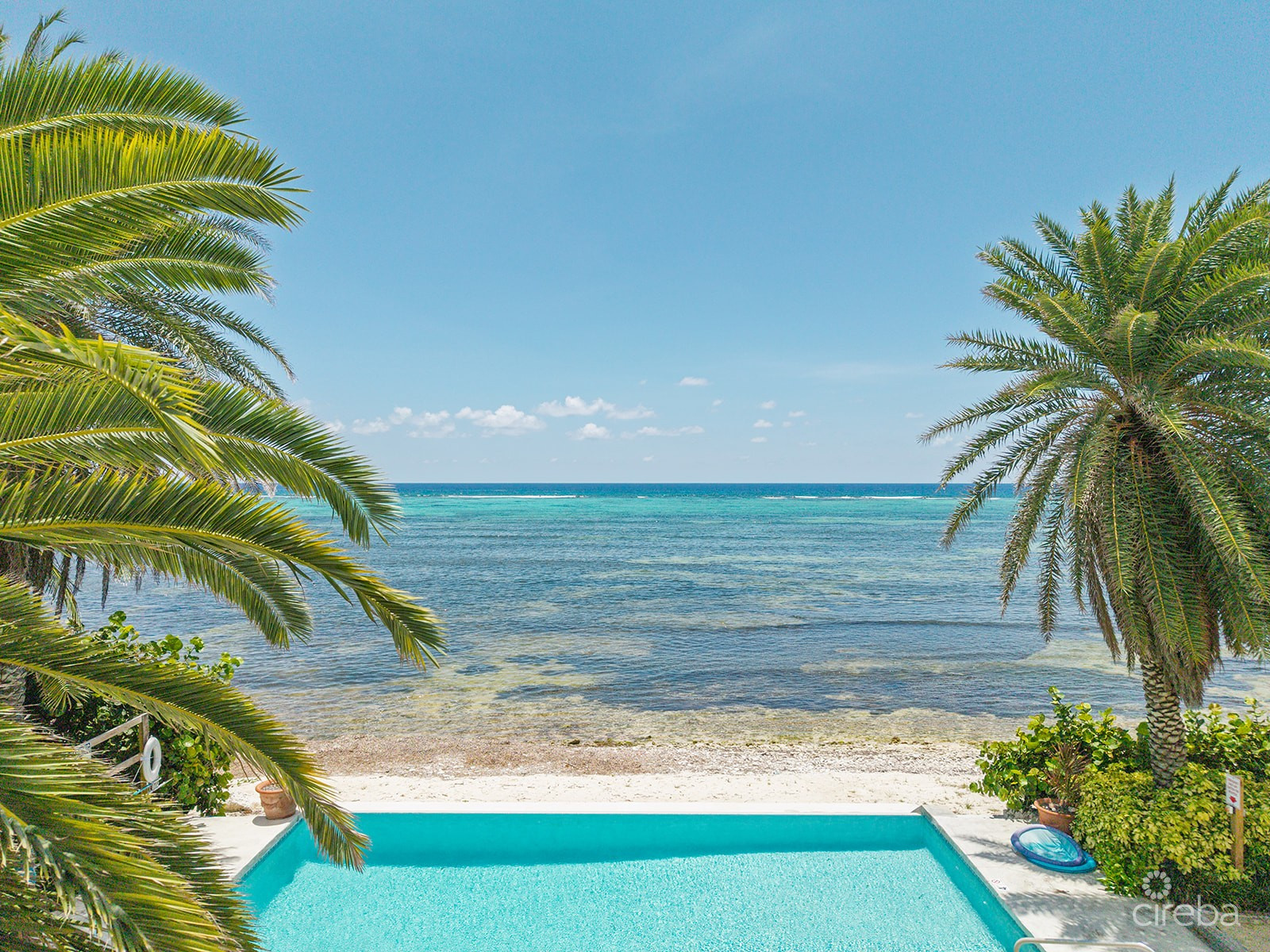 THE BLUE HOUSE - WATERFRONT HOME SOUTH SOUND ROAD