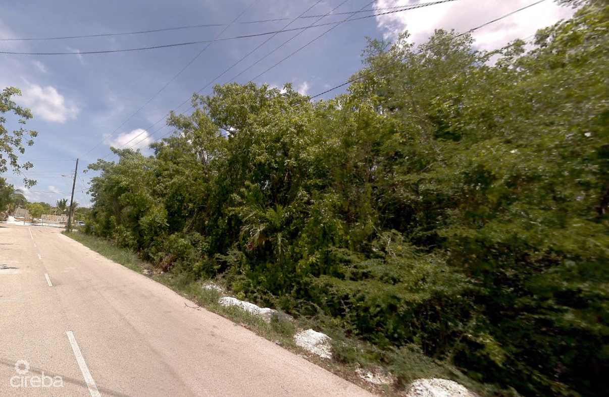 PRIME CORNER LOT IN TRANQUIL FRANK SOUND – 0.40 ACRES