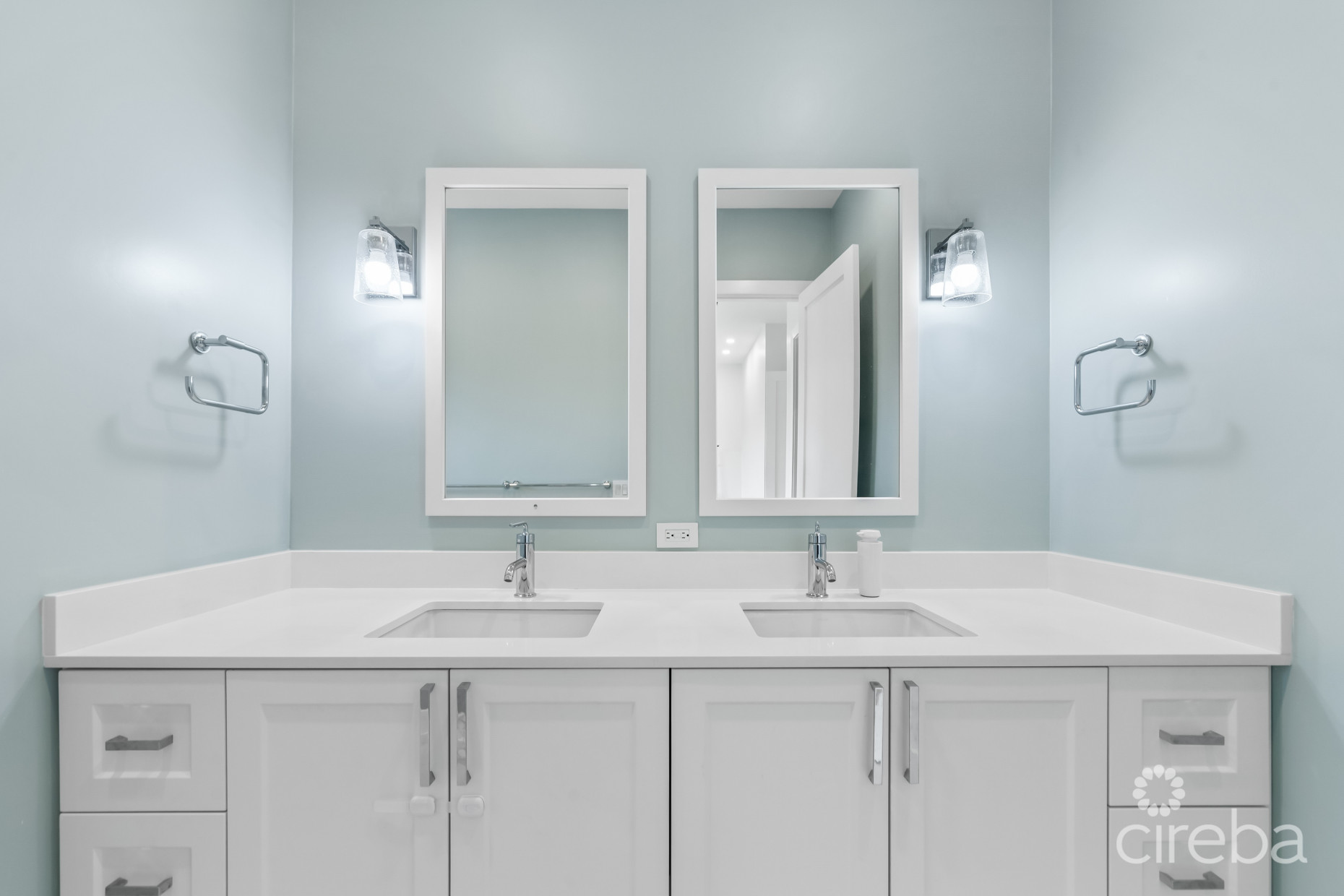 OLEA 112,  CANAL FRONT 4 BED DUPLEX