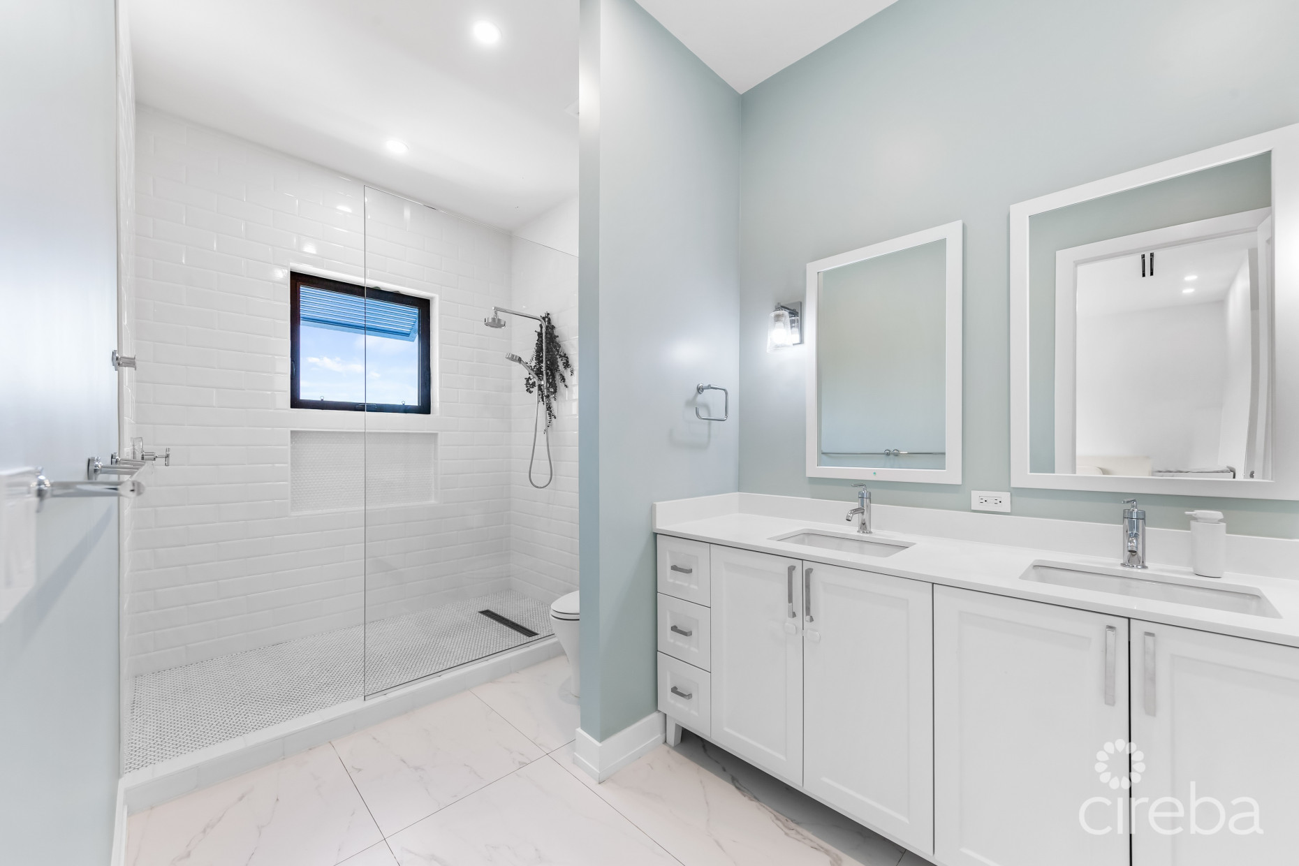 OLEA 112,  CANAL FRONT 4 BED DUPLEX