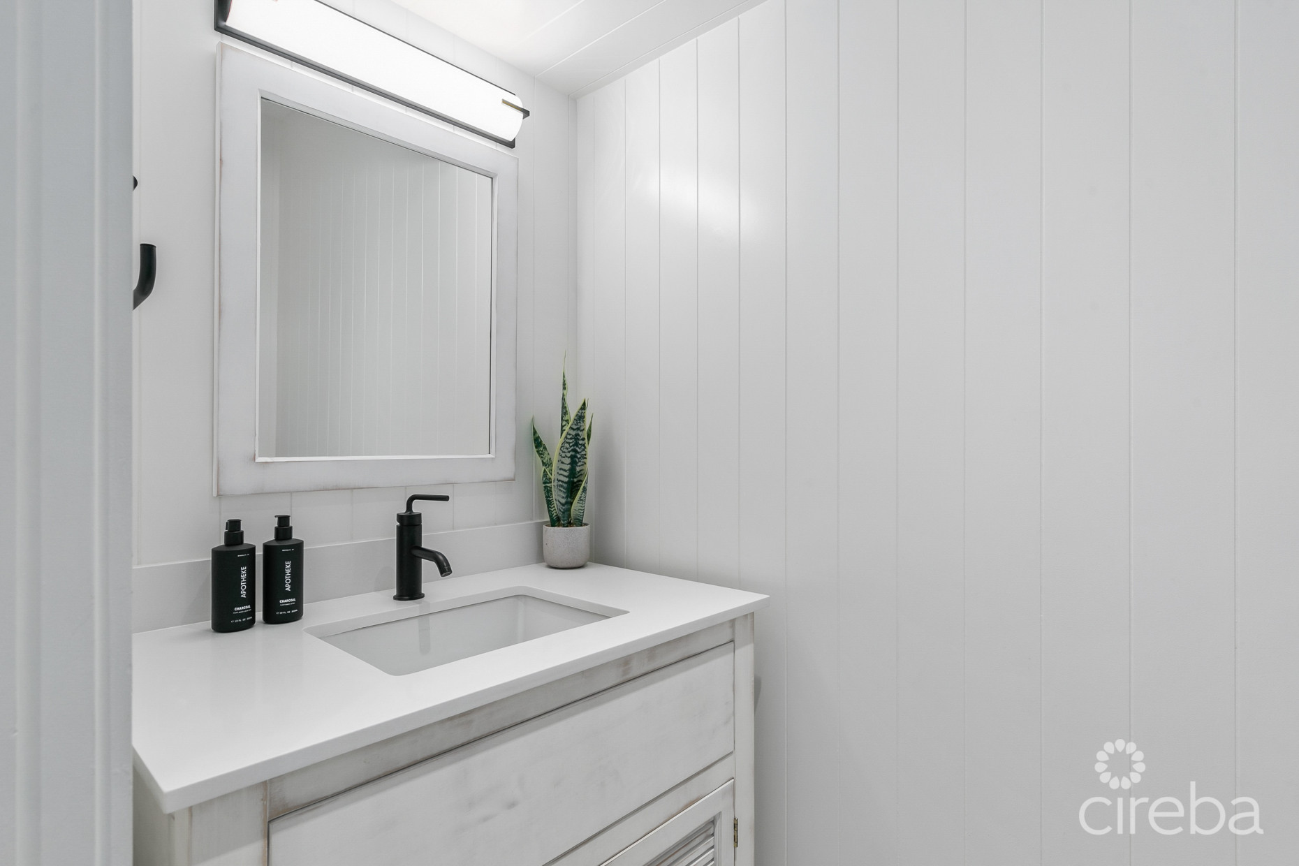 OLEA 106, CANAL FRONT 3 BED DUPLEX