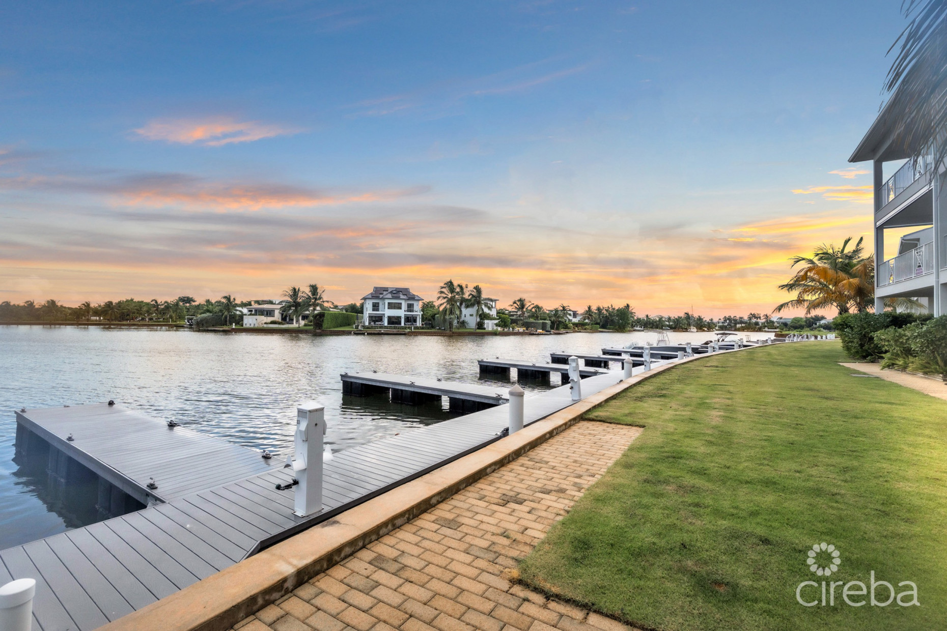 PERIWINKLE 2 BED + STUDIO TOWN HOME