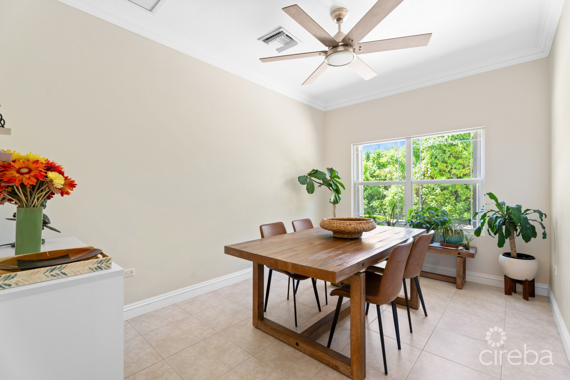 ORCHID HEIGHTS 32, MIDSUMMER DRIVE HOME