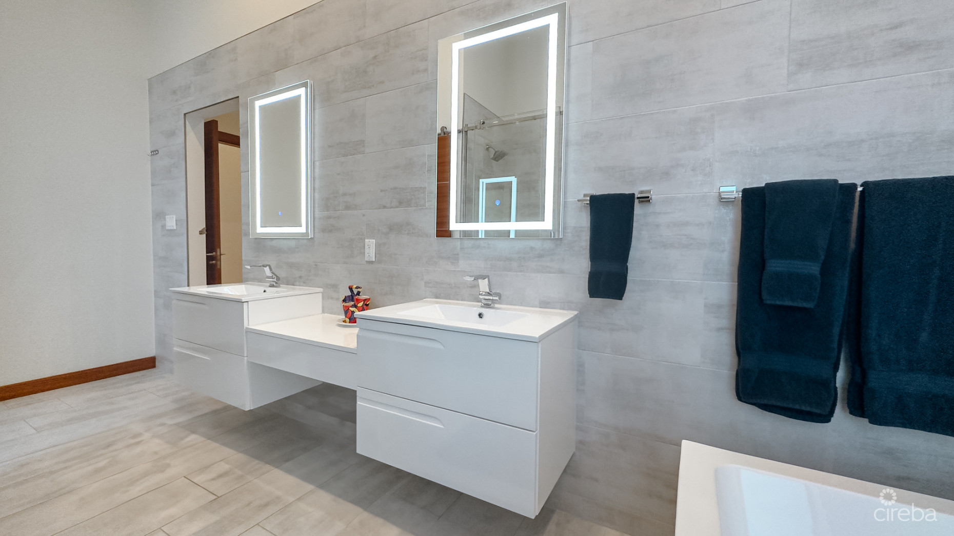 4 BED ARVIA CANAL FRONT