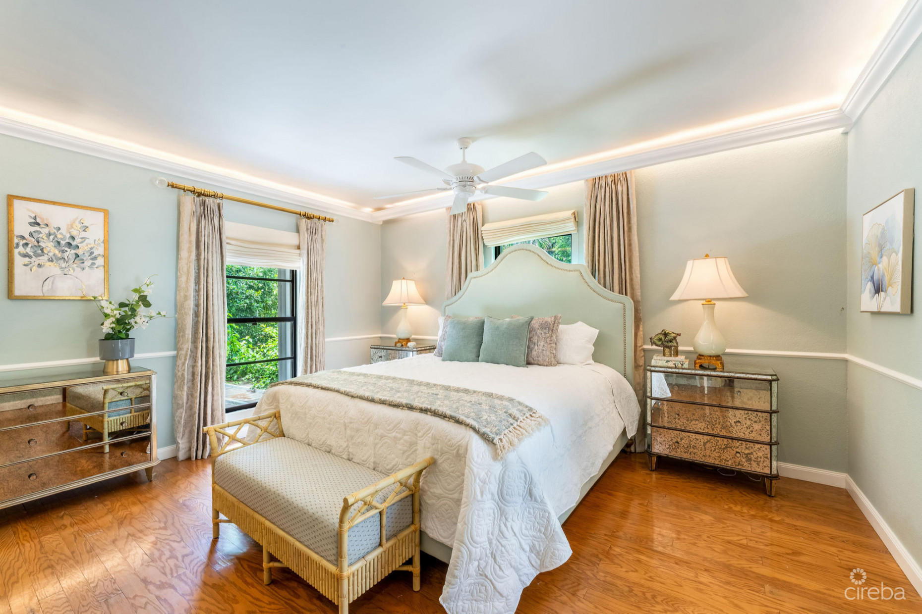 ANNE BONNY CRESCENT - CLASSIC COLONIAL WITH OUTDOOR ENTERTAINING