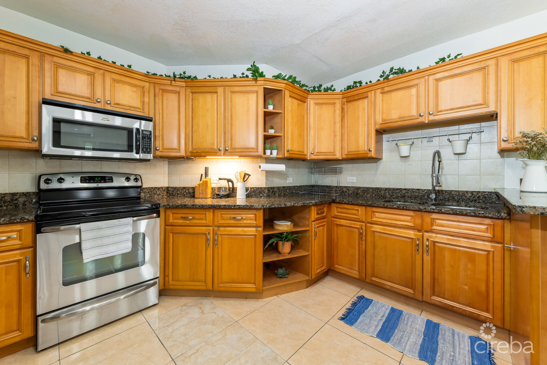 RALEIGH QUAY, GOVERNORS HARBOUR 1 BEDROOM APARTMENT