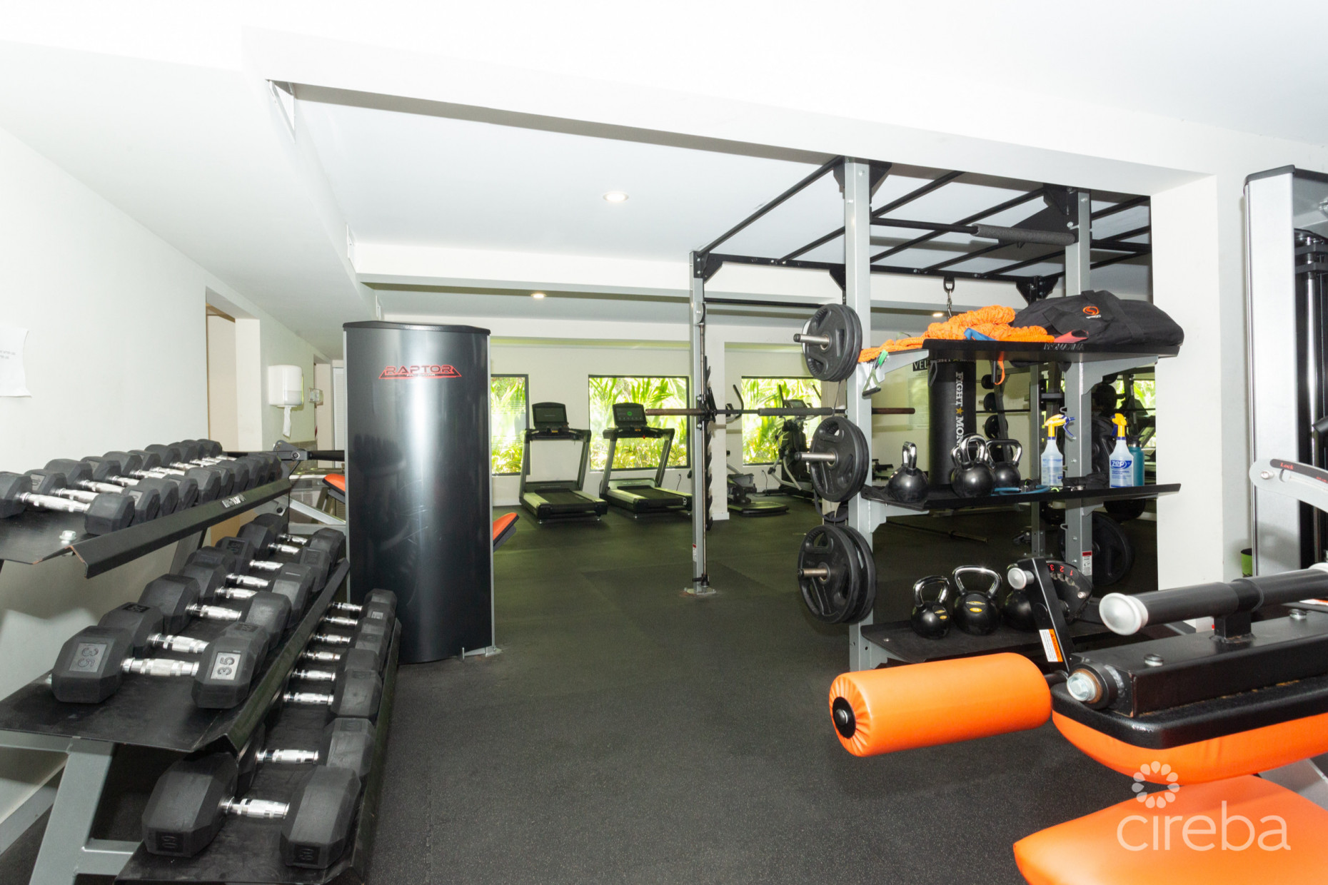 VELA 4BED | NEWEST PHASE & NEWLY PAINTED