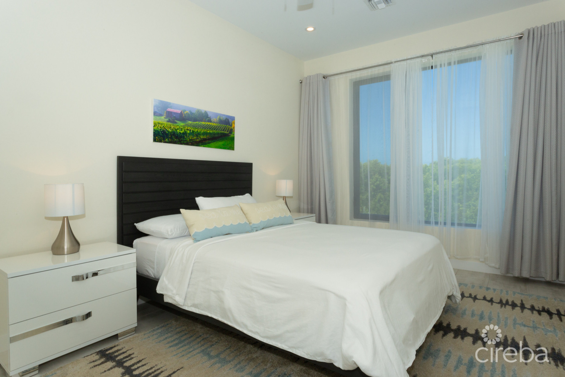 VELA 4BED | NEWEST PHASE & NEWLY PAINTED