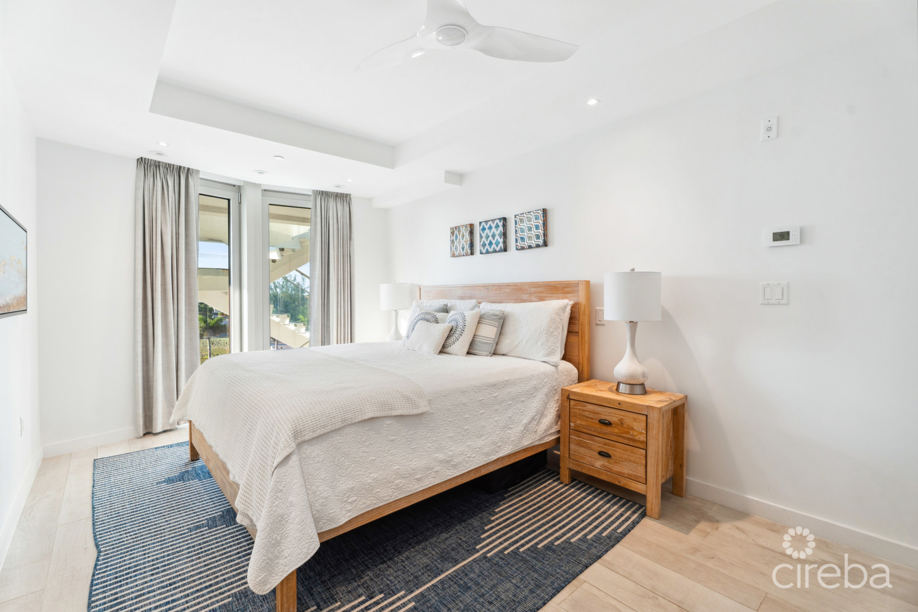 TIDES 4-BED BEACHFRONT CONDO WITH OVERSIZED TERRACE