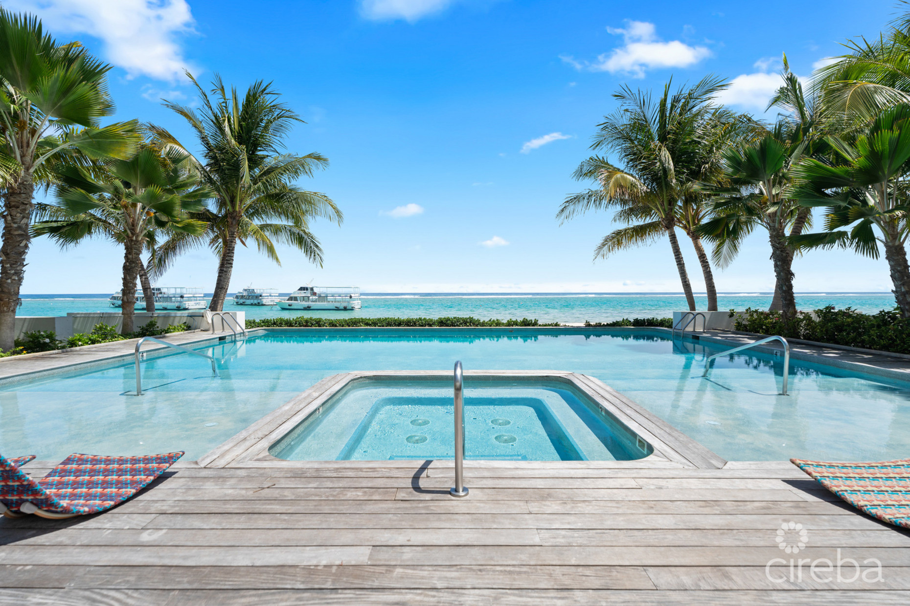 TIDES 4-BED BEACHFRONT CONDO WITH OVERSIZED TERRACE