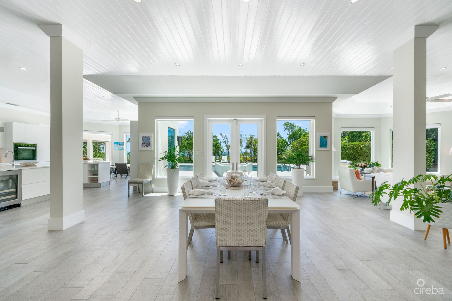 CHIARO DI LUNA, A LUXURY OCEAN FRONT ESTATE IN VISTA DEL MAR