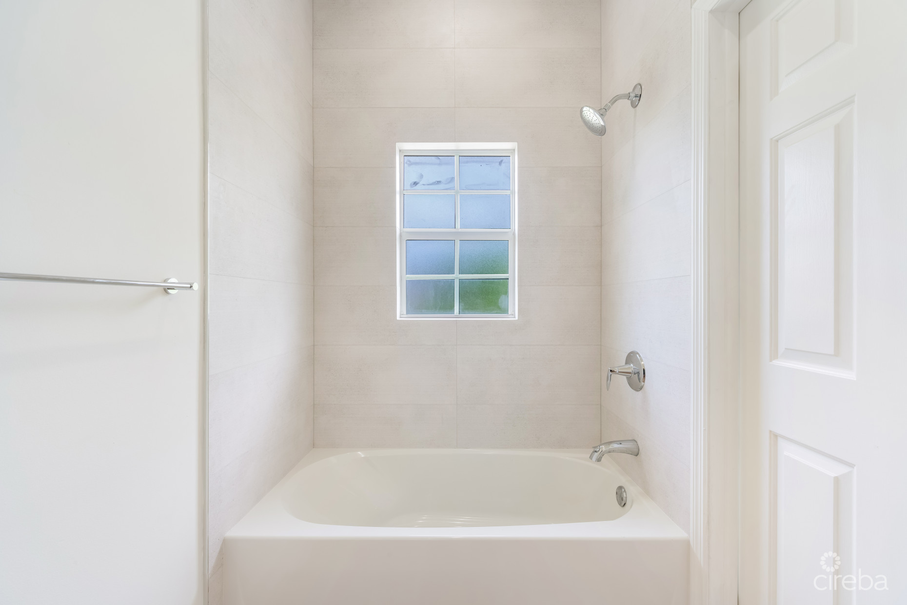 NELSON  QUAY 56, WATERFRONT HOME