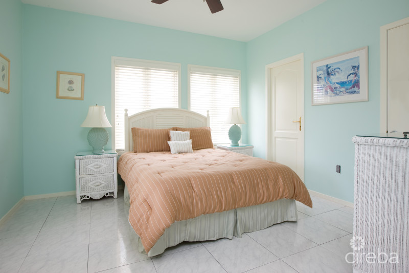 VILLA LA PLAYA, CAYMAN KAI HOME