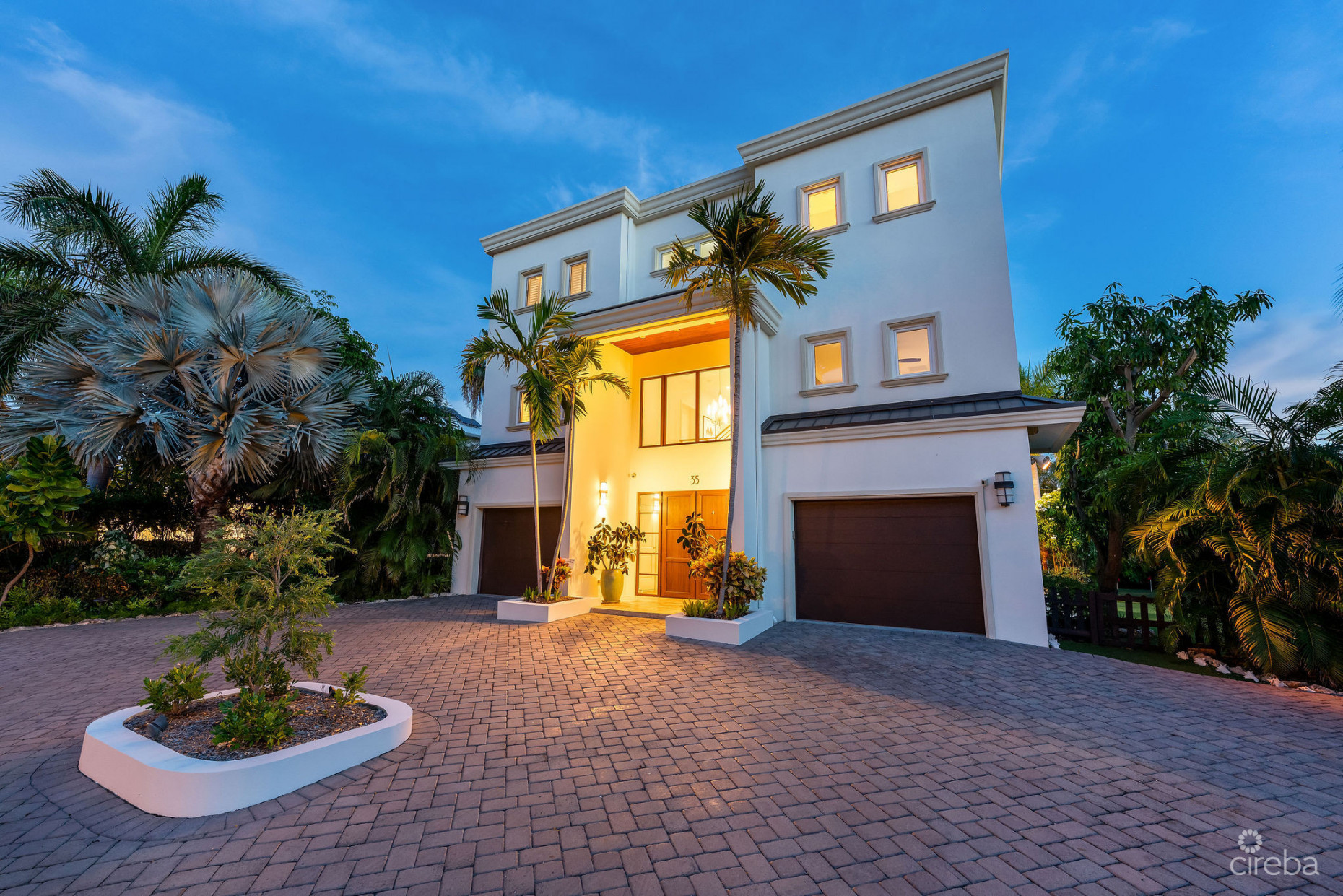 HOYA QUAY 35, CRYSTAL HARBOUR