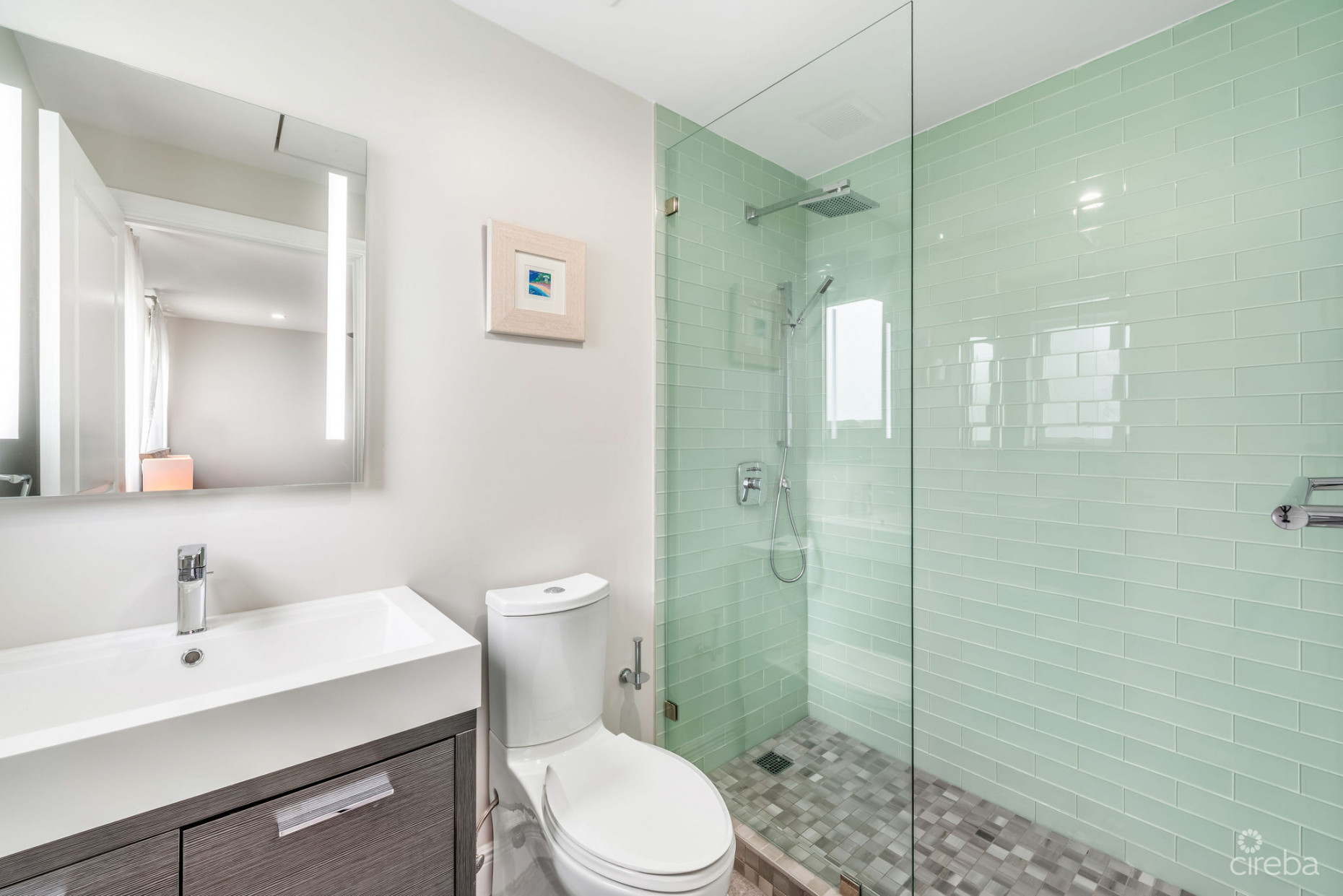 HOYA QUAY 35, CRYSTAL HARBOUR