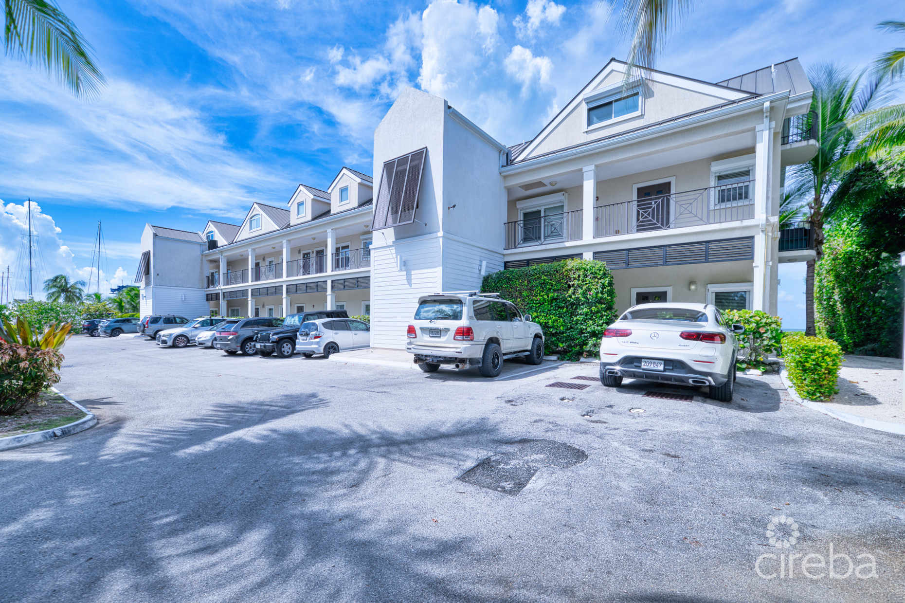 OCEANFRONT CORNER UNIT- HARBOUR POINT VILLA #5