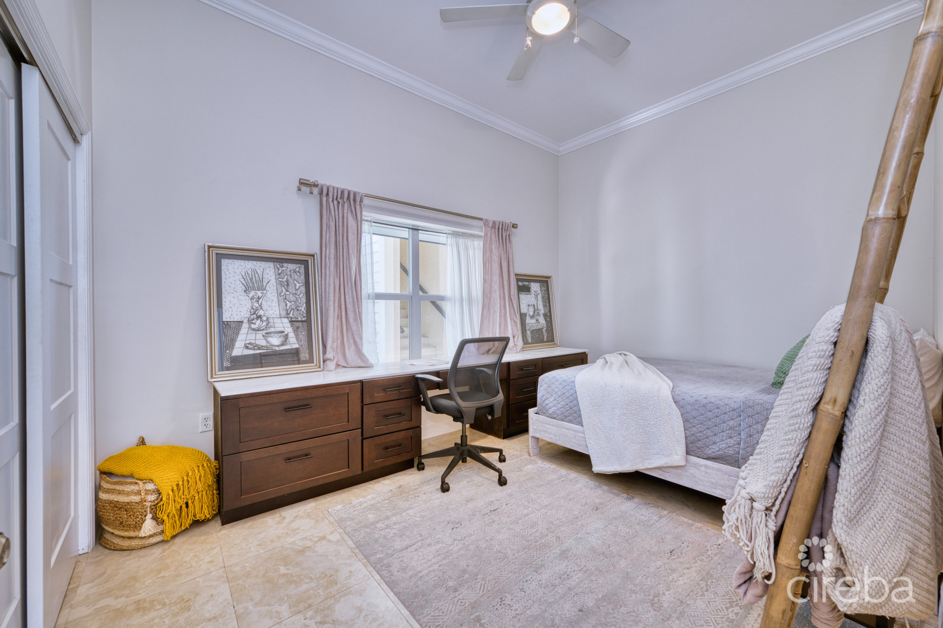 OCEANFRONT CORNER UNIT- HARBOUR POINT VILLA #5