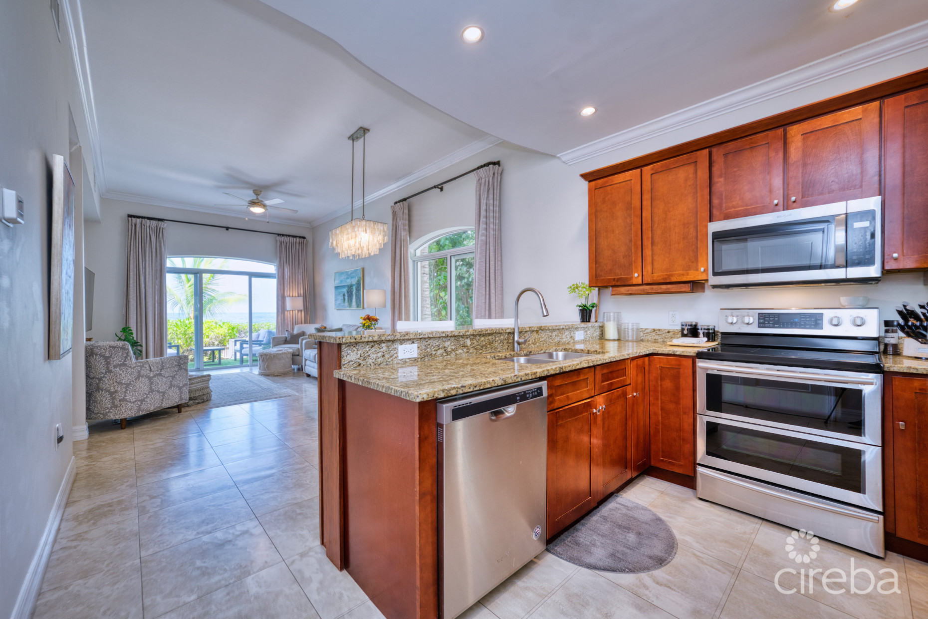 OCEANFRONT CORNER UNIT- HARBOUR POINT VILLA #5