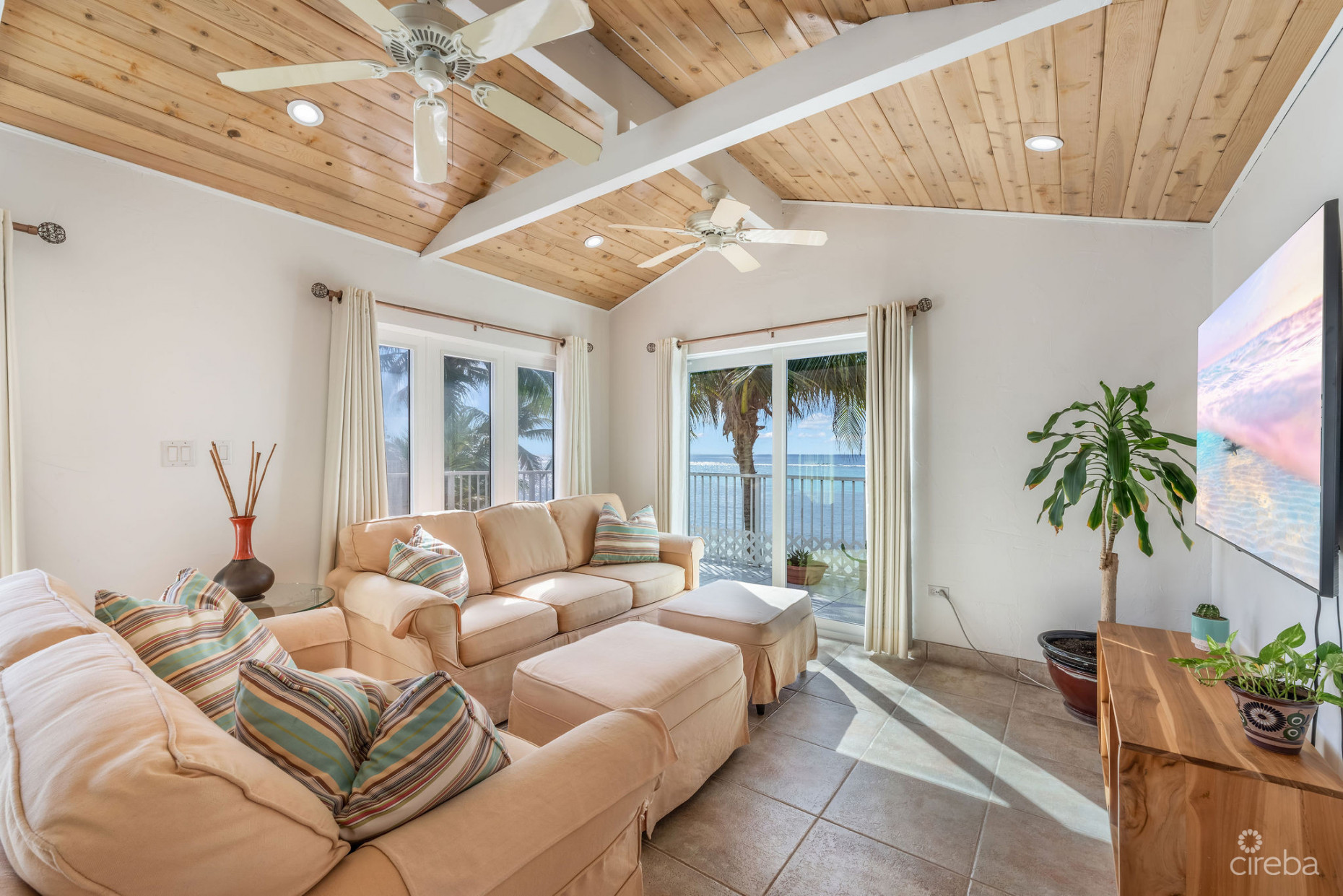 CARIBBEAN PARADISE 8, BEACHFRONT VILLA