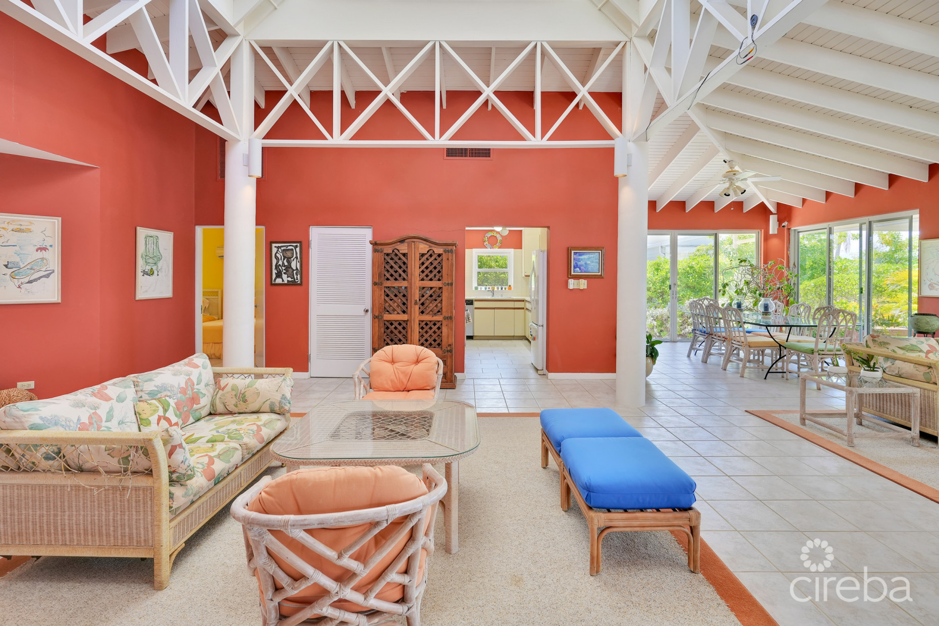 GO BRAGH - KAIBO BEACHFRONT HOME WITH DOCK AND POOL