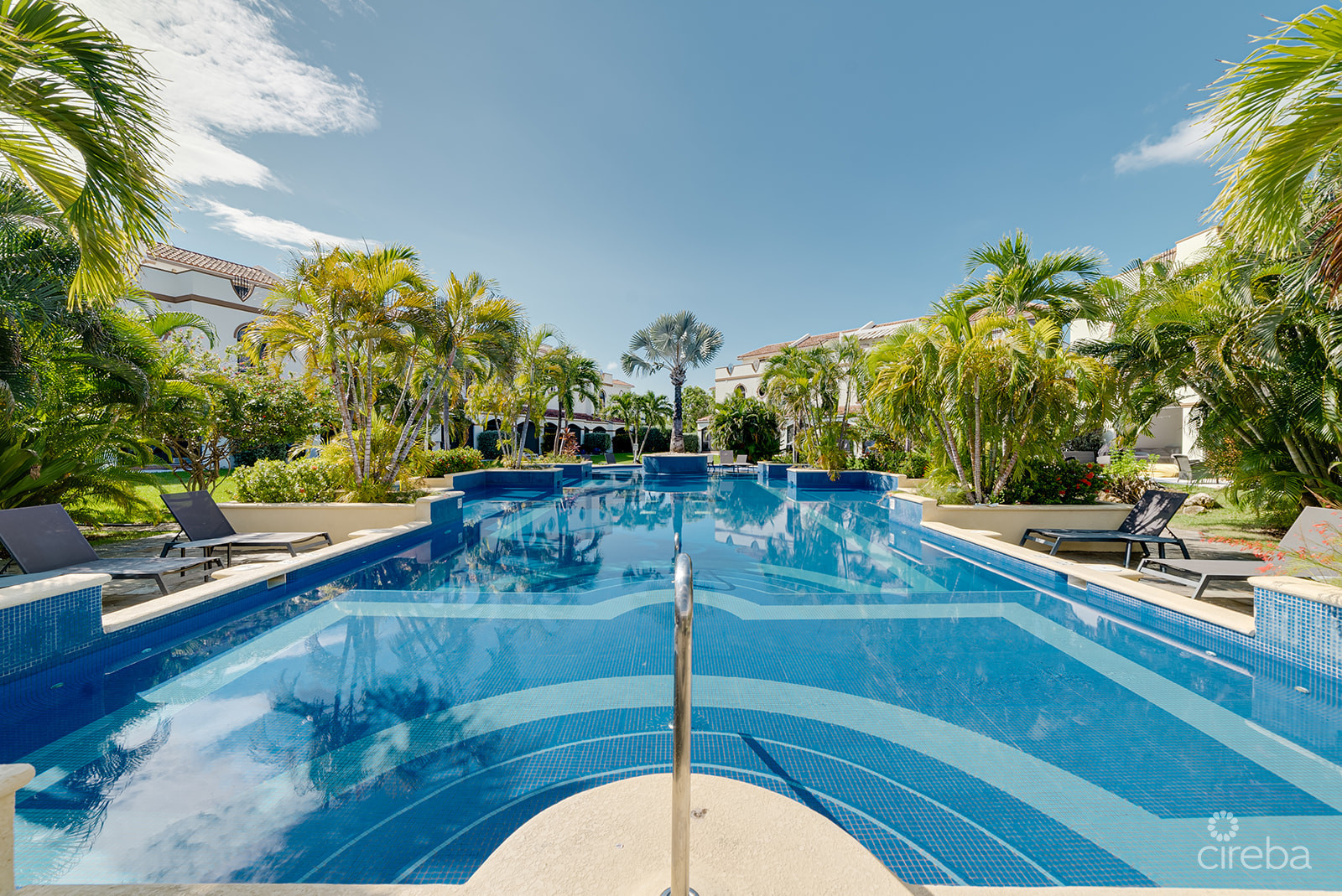 SAN SEBASTIAN ONE BED AND DEN WITH ROOF TERRACE