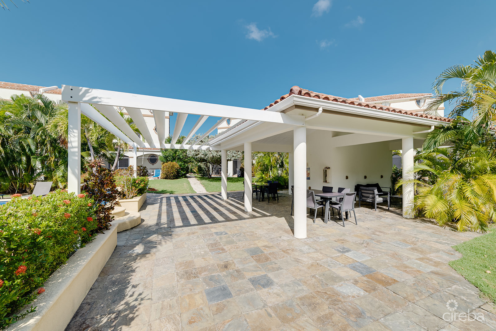 SAN SEBASTIAN ONE BED AND DEN WITH ROOF TERRACE