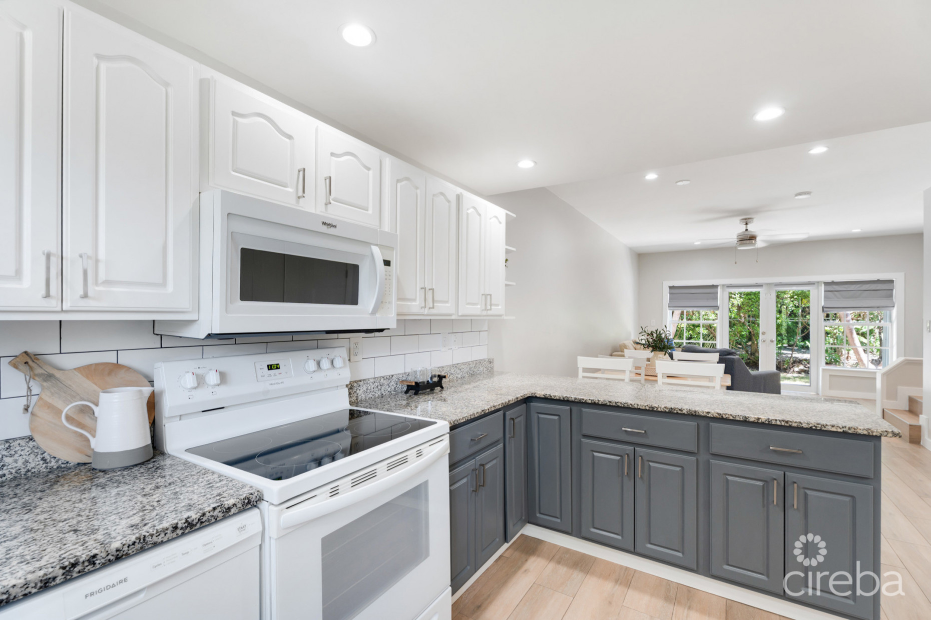 SUNSET RETREAT 40, GEORGE TOWN CONDO